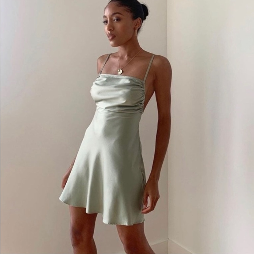 ✨BNWT Macy’s Danielle Bernstein Sage Green Satin Mini Dress in a Size 4.